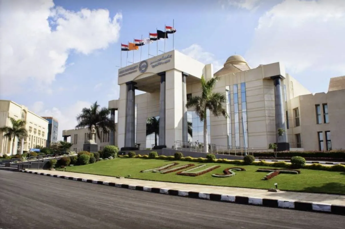 مميزات جامعة مصر للعلوم والتكنولوجيا