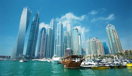 الدراسة في الامارات