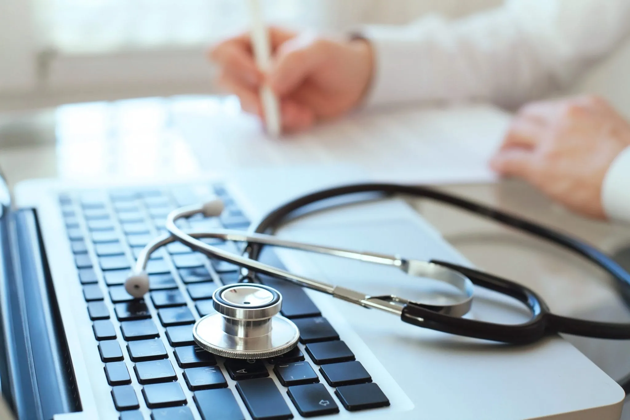 أفضل تخصص في الطب من حيث الراتب